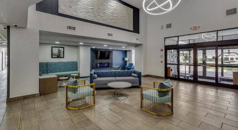 La Quinta Inn & Suites by Wyndham Clarksville — photo 4