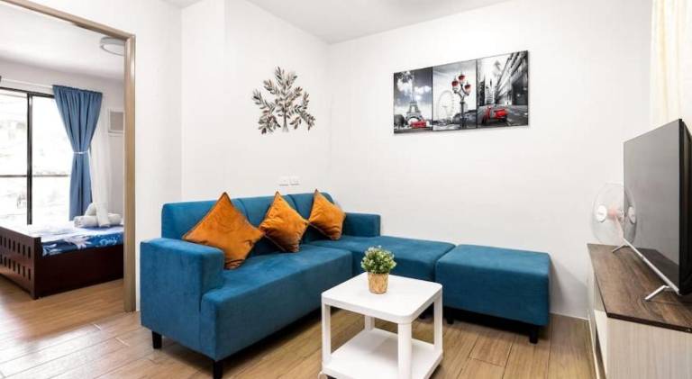 PineSuites Relaxing 2-bedroom condo with pool and garden view accepts small pets only in Tagaytay