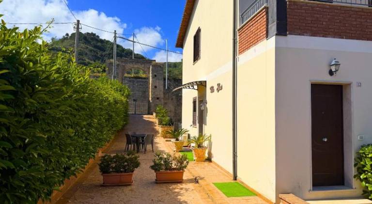 Holiday apartment with 2 rooms for 6 persons — photo 5