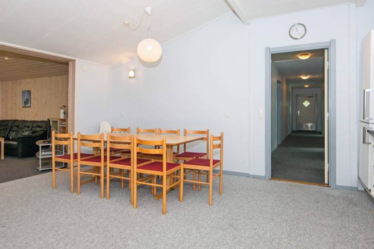 Vacation home with patio, BBQ & sauna — photo 4