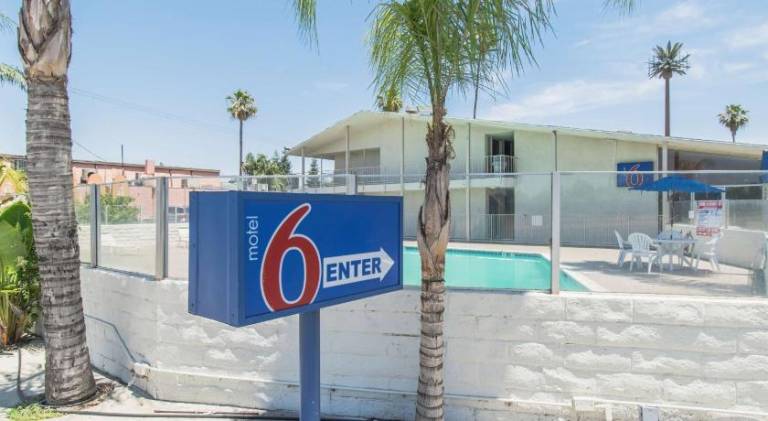 Motel 6 Bakersfield — photo 2