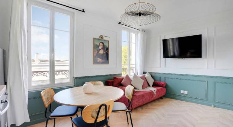 Holiday apartment with 1 room for 4 persons in Rosny-sous-Bois