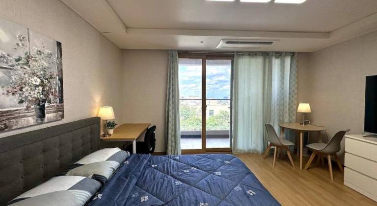 Apartment with pool in Angeles City