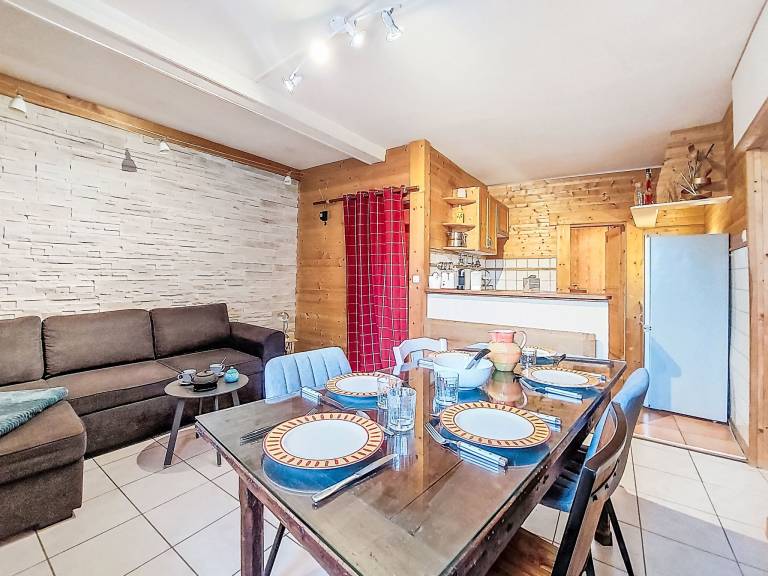 Holiday apartment with 2 rooms for 6 persons — photo 2
