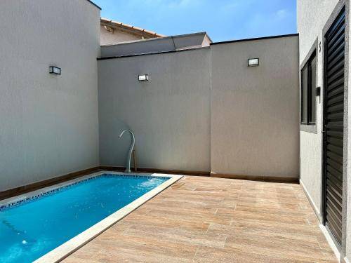 Apartment with pool — photo 4