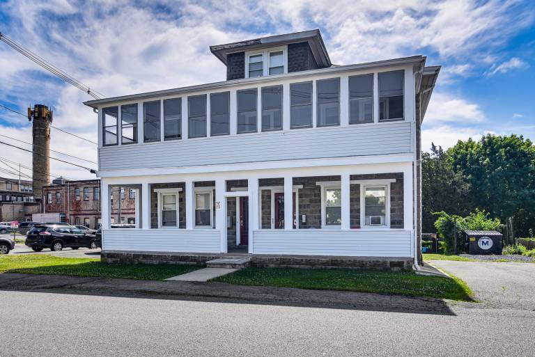 Pet-Friendly Stoughton Apartment w/ Outdoor Space — photo 3