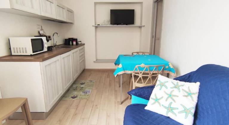 Apartment with 1 room for 4 persons — photo 2