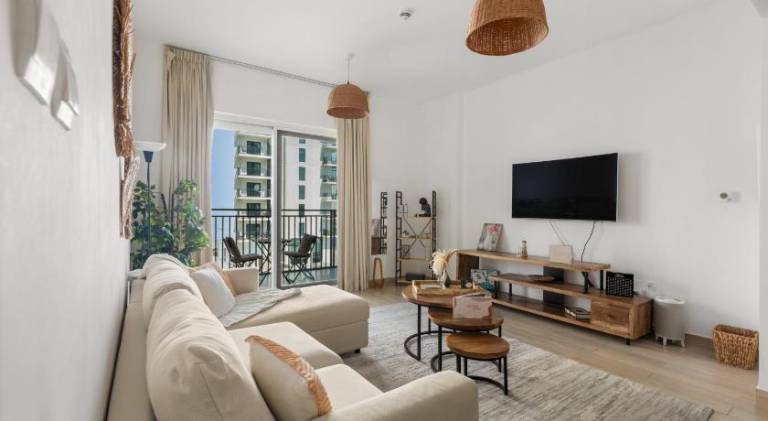 Waterfront Yas 1BR near F1 & Ticket Savings — photo 2