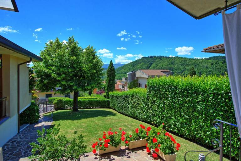 Villa with yard, barbeque & private pool — photo 2