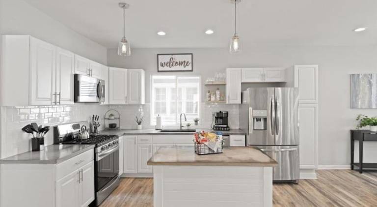 Charming vacation home | Pets are welcome in Marion, IN