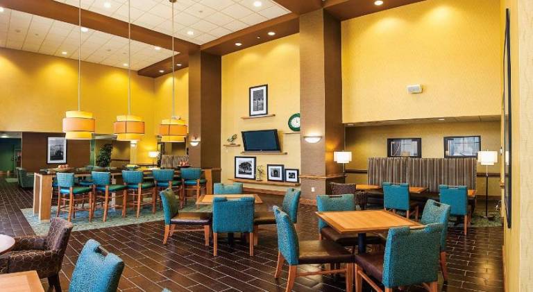 Hampton Inn & Suites Chesapeake-Square Mall — photo 3