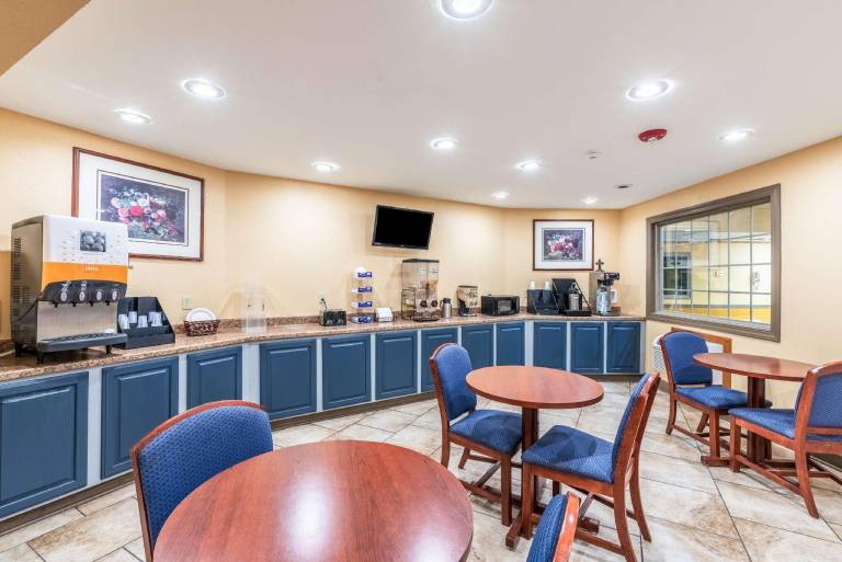 Americas Best Value Inn Searcy — photo 4