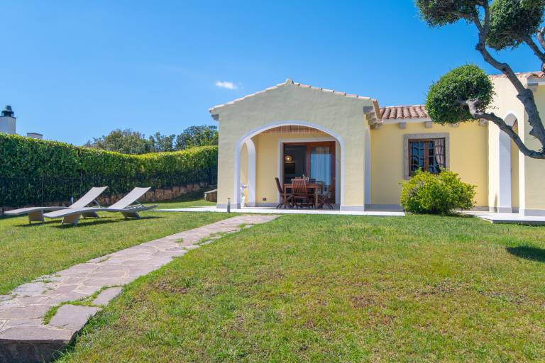 Villa with garden, patio & barbecue | Garden view — photo 3