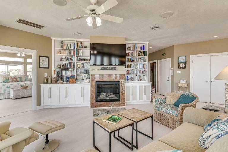 Steps to Sand: Spacious Crystal Beach Home w/ View — photo 5
