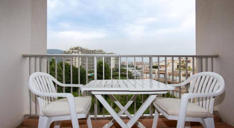Holiday apartment with pool — photo 3