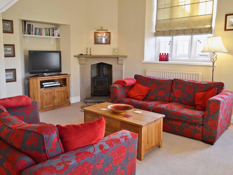 Family-friendly lovely cottage with yard | Pets are welcome — photo 2