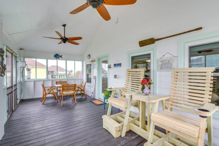 Retreat w/ Hot Tub & Fenced Yard: Walk to Beach — photo 4