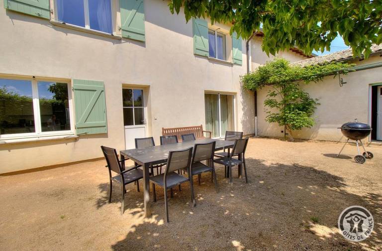 Gite with BBQ & garden — photo 3