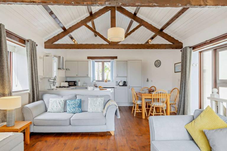 Cottage with 2 rooms for 5 persons — photo 4