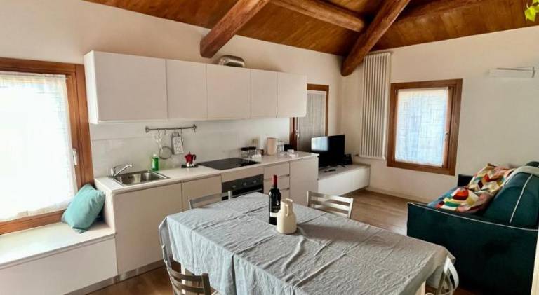 Lovely holiday apartment with patio & garden | Dogs allowed — photo 2
