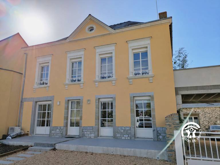 Modern cottage in Louverné, sleeps 6-8, pets allowed, parking — photo 2