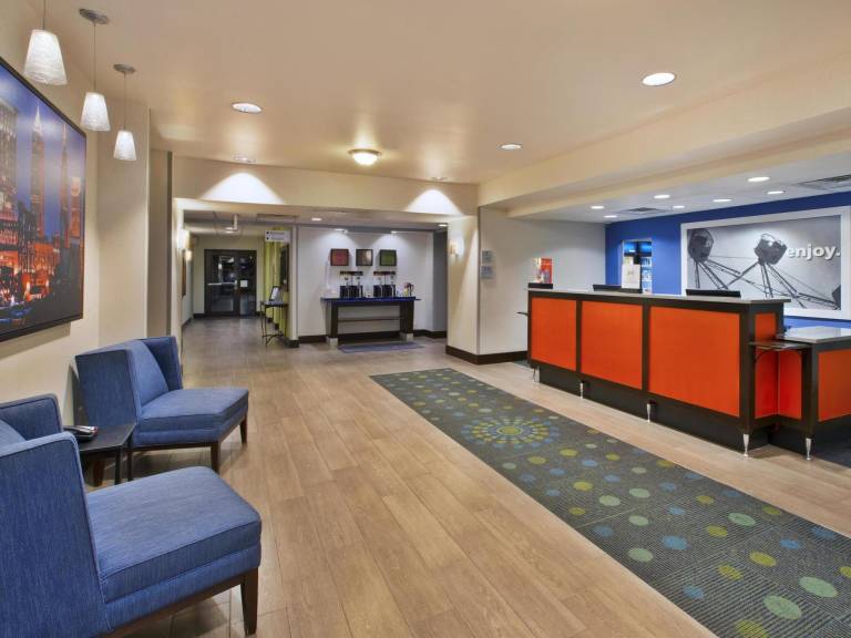 Hampton Inn & Suites Elyria — photo 4