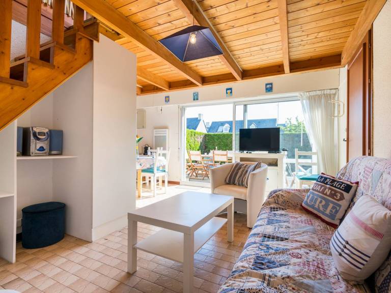 Villa with barbecue & garden — photo 3