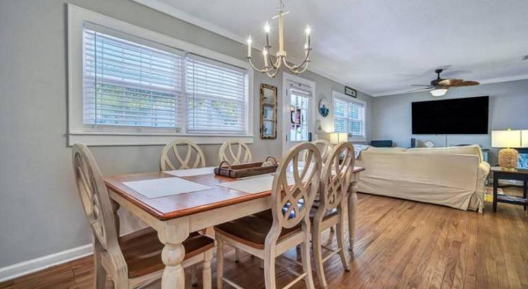 Ample vacation home | Beach nearby | Pets are welcome — photo 3