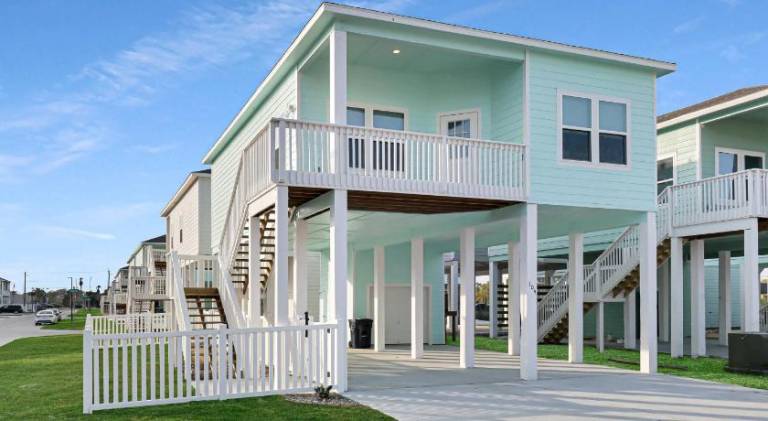Vacation home with pool in Rockport, TX