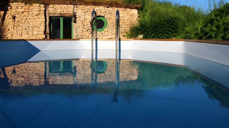 Child-friendly house with pool, hot tub & terrace | Garden view | Pet-friendly in Cahors