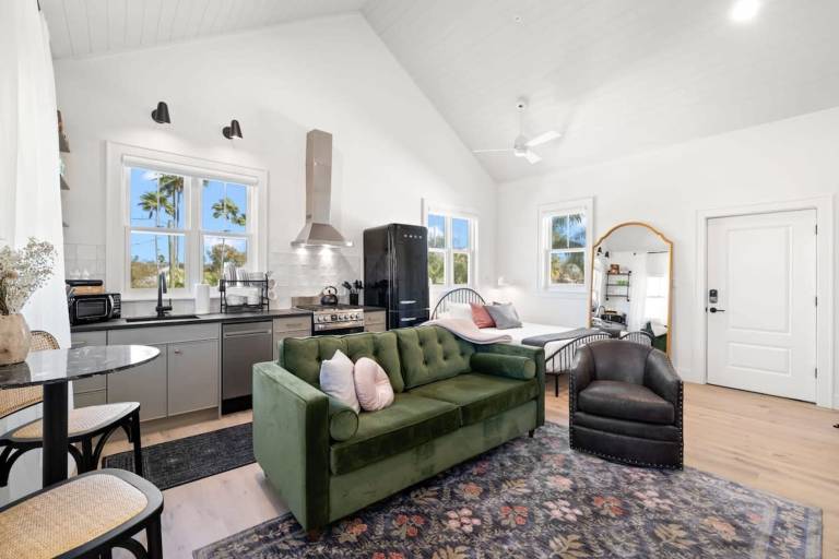 Casa Julieta Luxury Ybor Themed Studio