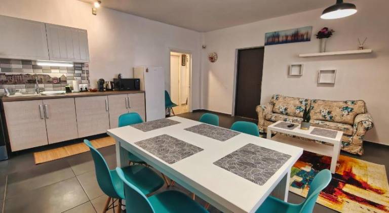 Rental apartment with hot tub | Next to Stavropoleos Monastery | Perfect for remote work — photo 3