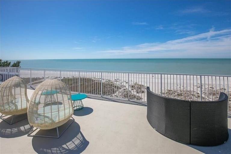 House Saint Pete Beach