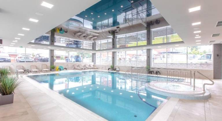 Apartment with pool & hot tub in Rewal