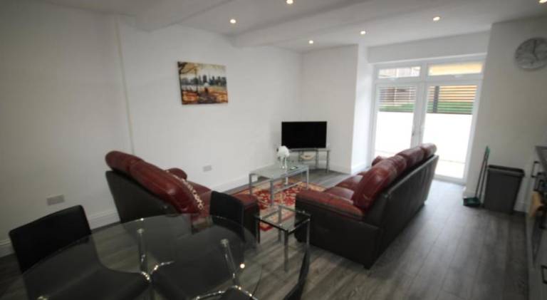 Pleasant apartment | Pets allowed in Hayes