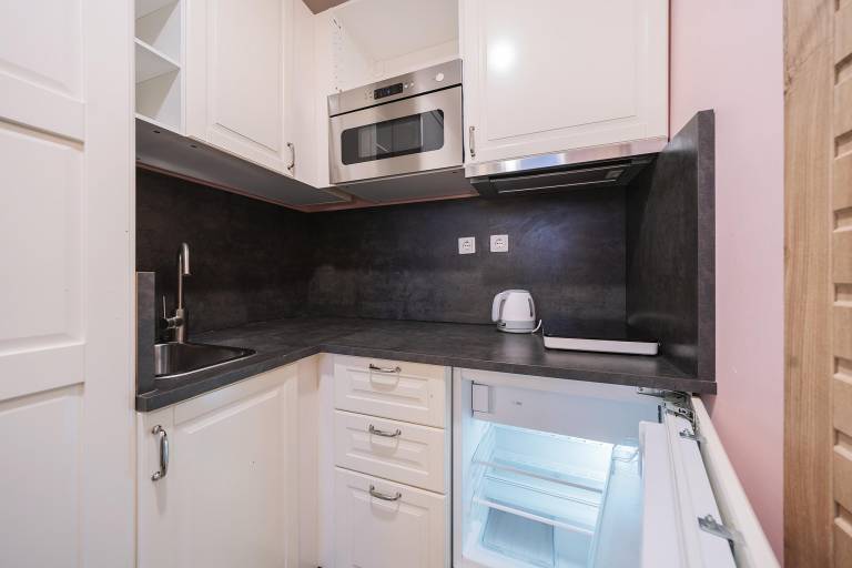 Serviced apartment | Near Gate of Dawn | Perfect for remote work | Pet-friendly — photo 3