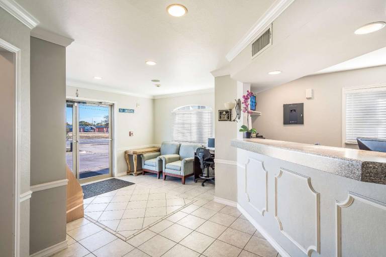 Americas Best Value Inn New Braunfels San Antonio — photo 4