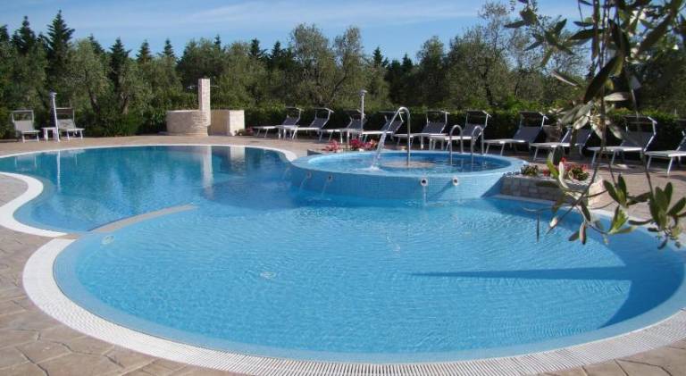 Family-oriented pleasant farm with hot tub, barbecue & pool | Perfect for remote work | Pet-friendly in Vieste