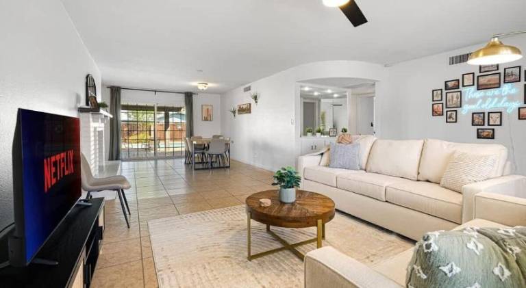 Charming vacation home with pool | Pets are welcome — photo 3