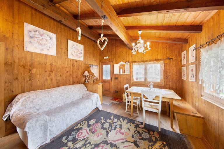 Chalet 'Orserose I Fer Da Stir' with Mountain View, Shared Terrace and Wi-Fi in Belluno