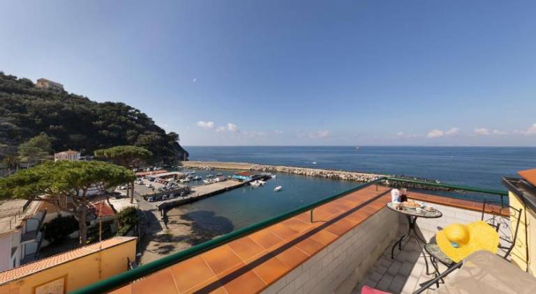 Holiday apartment with hot tub — photo 4