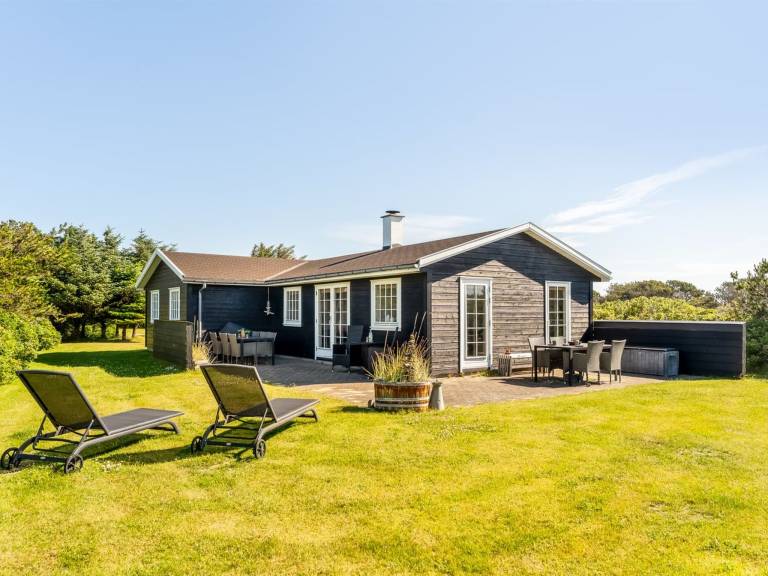 House with patio in Lokken