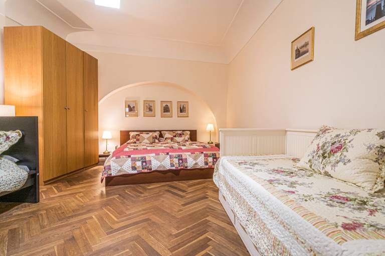 Family-oriented wonderful apartment | Next to Prague Castle | Dogs allowed — photo 5