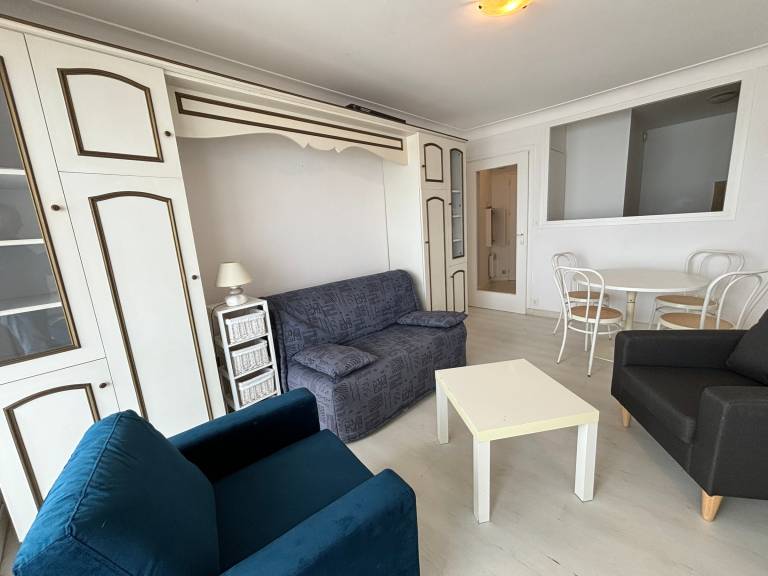 Spacious studio with balcony, sea view, Les Sables d'Olonne — photo 3