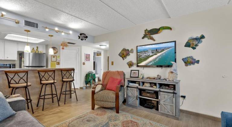 Apartment with jacuzzi & pool in South Padre Island, TX