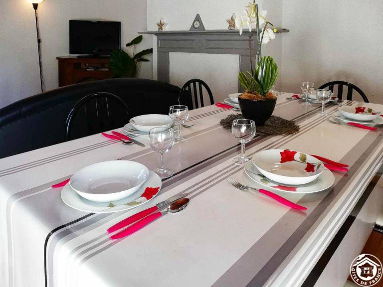 Gite with patio, garden & barbeque | Dogs allowed — photo 5