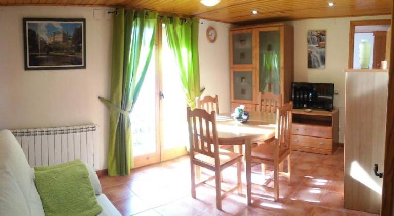 Vacation home with 3 rooms for 6 persons in Lleida