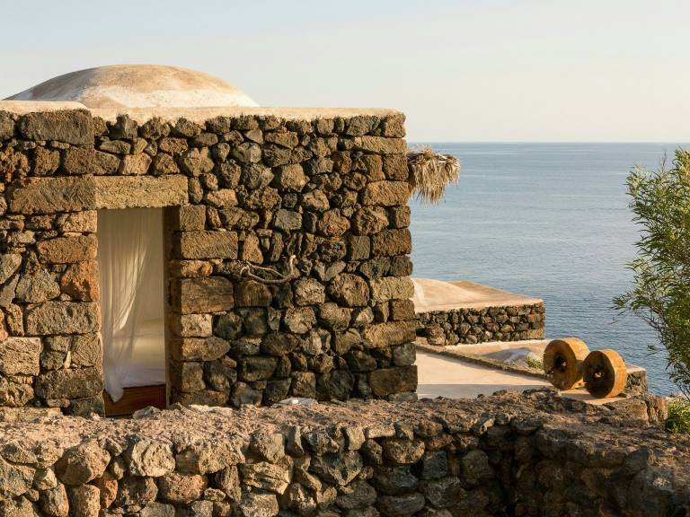 Pantelleria house between sea and hot springs — photo 3