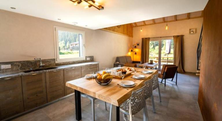 Chalet with jacuzzi | Pet-friendly — photo 2