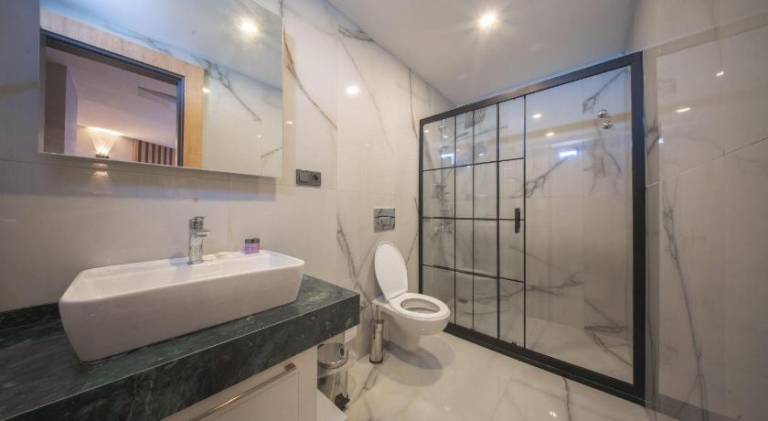 Serviced apartment with yard & terrace — photo 5